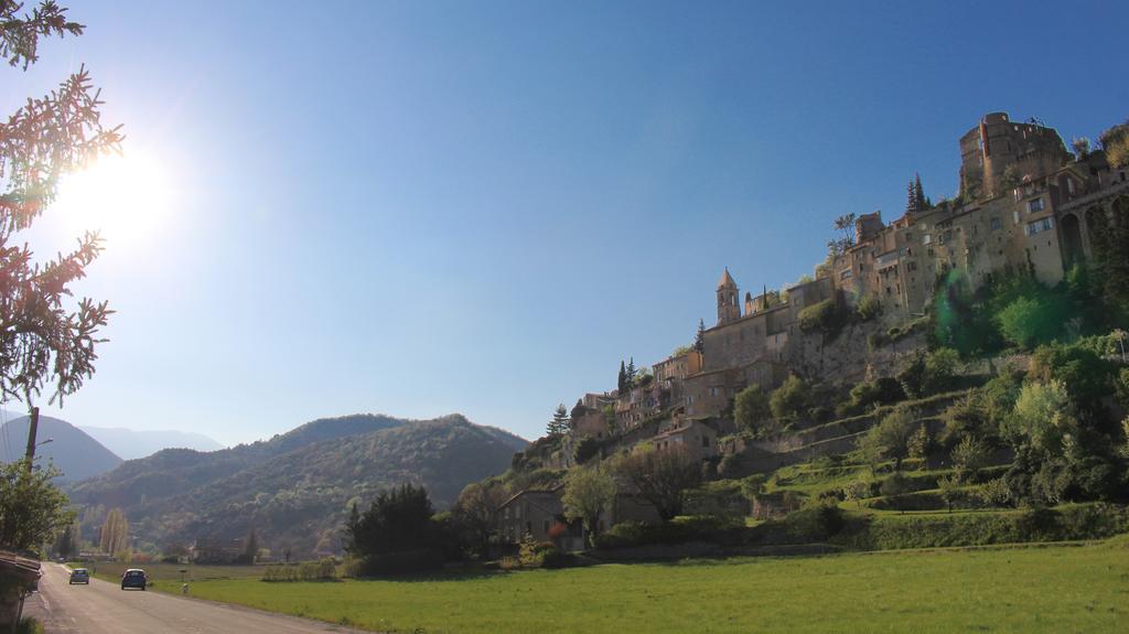 Готель Vvf Drome Provence Монбрен-ле-Бен Екстер'єр фото