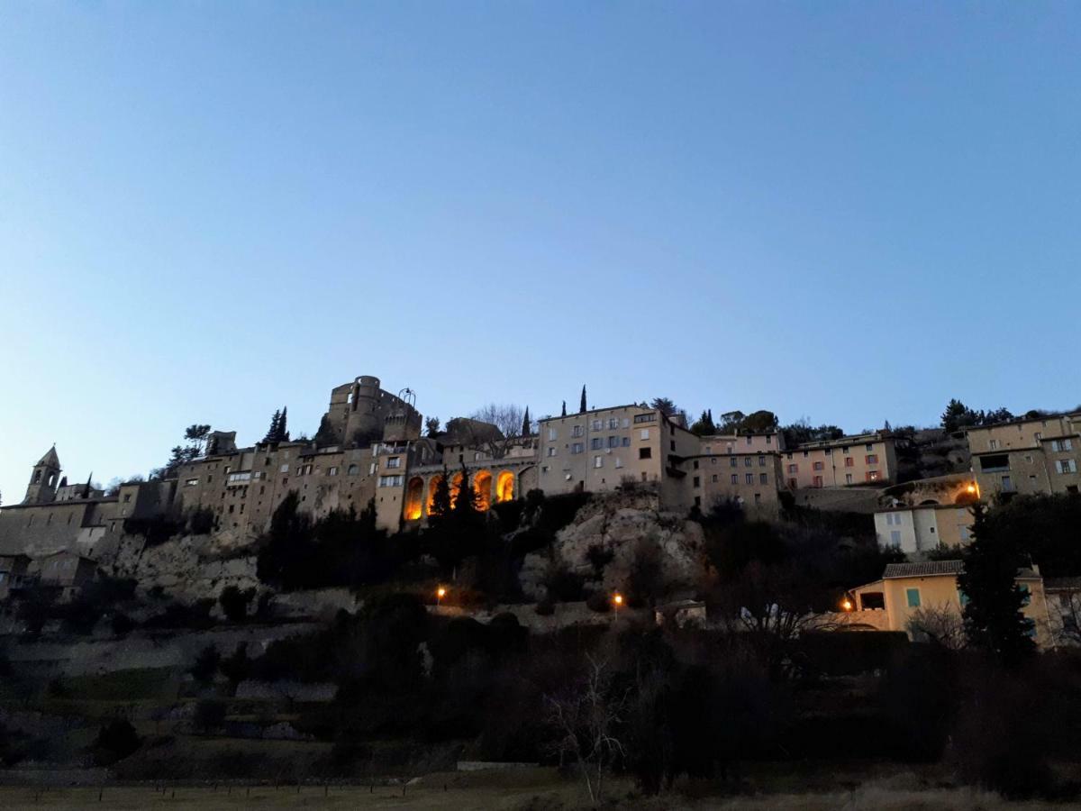 Готель Vvf Drome Provence Монбрен-ле-Бен Екстер'єр фото